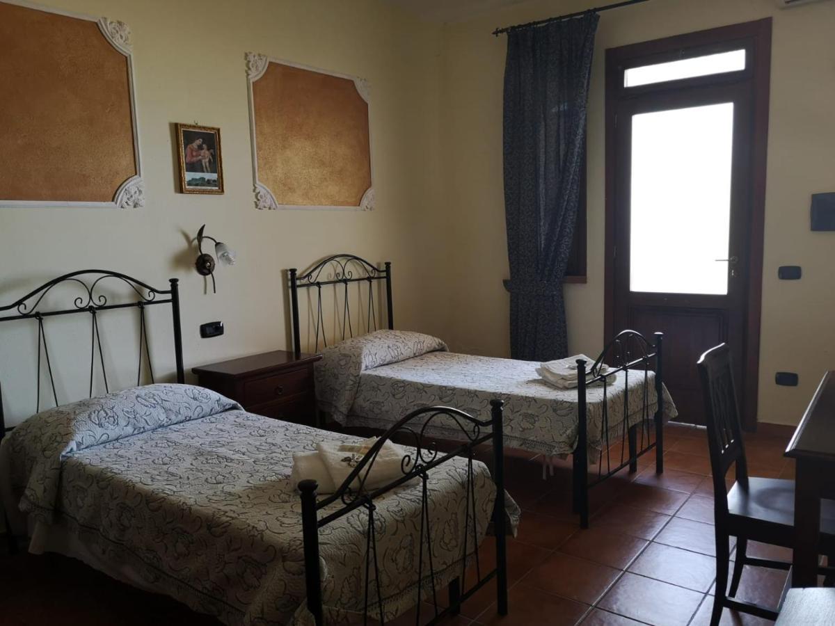 Agriturismo Catena Ciro Bagian luar foto