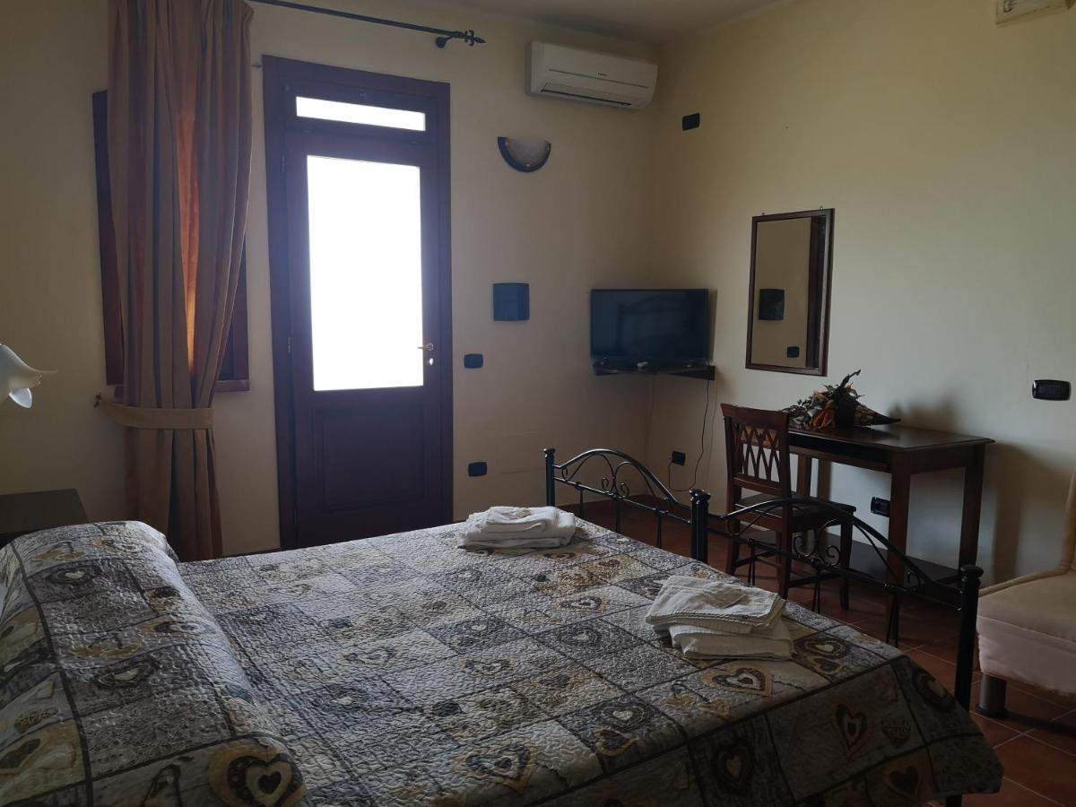 Agriturismo Catena Ciro Bagian luar foto